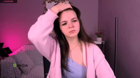 Mika online show from 11/30/25, 11:14