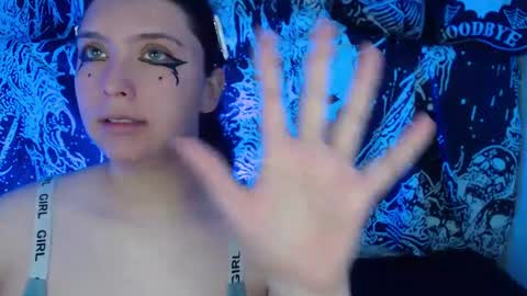 Mika online show from 09/15/25, 04:34