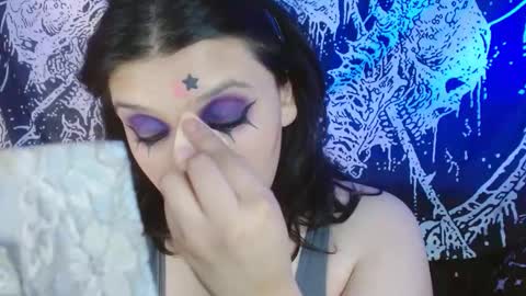 Mika online show from 11/09/25, 09:57