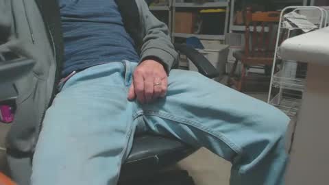 Snapshot of mike694fun chatting on 12/05/24, 11:40 mike694fun online show from 12/05/24, 11:40