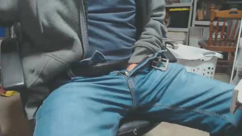 Snapshot of mike694fun chatting on 12/11/24, 10:06 mike694fun online show from 12/11/24, 10:06