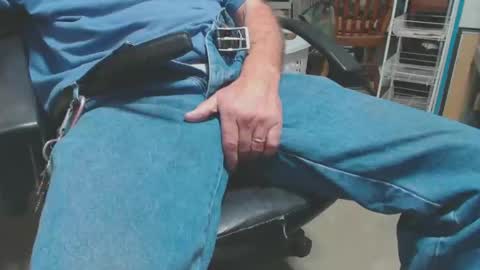 Snapshot of mike694fun chatting on 12/24/24, 07:33 mike694fun online show from 12/24/24, 07:33