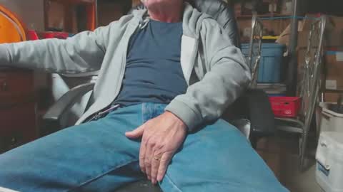 Snapshot of mike694fun chatting on 01/03/25, 12:00 mike694fun online show from 01/03/25, 12:00