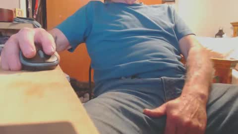 Snapshot of mike694fun chatting on 02/23/25, 01:46 mike694fun online show from 02/23/25, 01:46