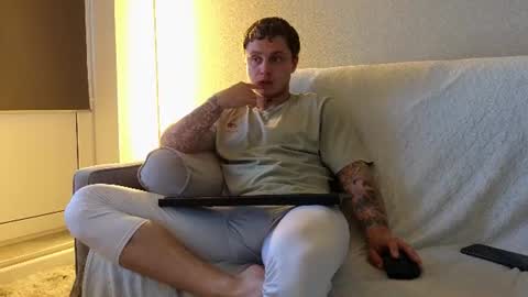 Snapshot of mike___magic chatting on 06/17/26, 03:31 Mike Magic online show from 06/17/26, 03:31