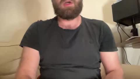 Snapshot of mike_berlin1 chatting on 09/14/25, 07:57 MIke online show from 09/14/25, 07:57