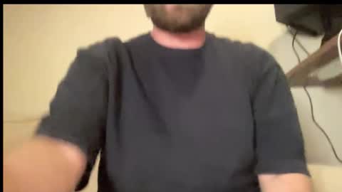 Snapshot of mike_berlin1 chatting on 10/12/25, 09:58 MIke online show from 10/12/25, 09:58