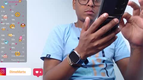 Snapshot of mike_black_22 chatting on 10/06/25, 02:25 Mike online show from 10/06/25, 02:25