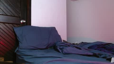 mike_d1030 online show from 02/06/25, 04:31