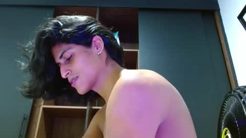 mike_d1030 online show from 11/02/25, 04:26