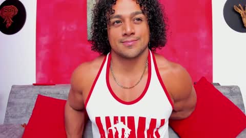 Snapshot of mike_estevess chatting on 12/19/24, 10:56   online show from 12/19/24, 10:56