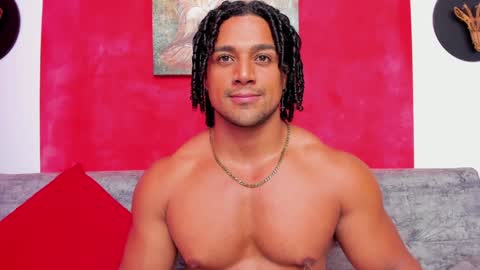 Snapshot of mike_estevess chatting on 12/20/24, 11:32   online show from 12/20/24, 11:32