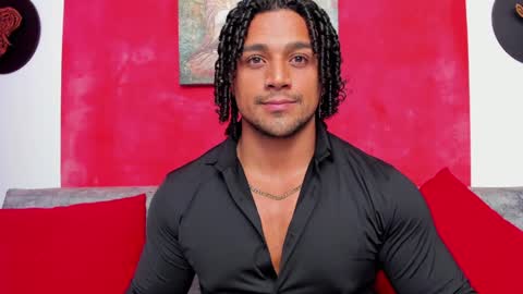 Snapshot of mike_estevess chatting on 12/23/24, 09:38   online show from 12/23/24, 09:38