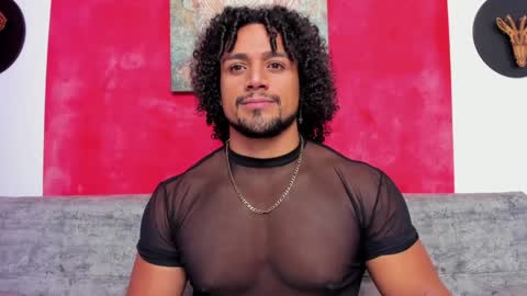 Snapshot of mike_estevess chatting on 01/08/25, 09:21   online show from 01/08/25, 09:21