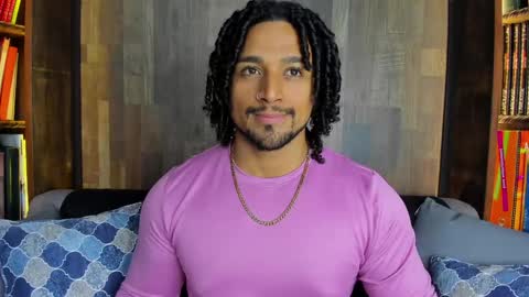 Snapshot of mike_estevess chatting on 02/04/25, 04:15   online show from 02/04/25, 04:15