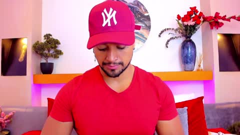 Snapshot of mike_estevess chatting on 02/06/25, 08:39   online show from 02/06/25, 08:39