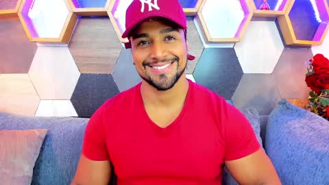 Snapshot of mike_estevess chatting on 02/06/25, 11:43   online show from 02/06/25, 11:43