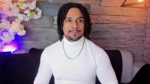 Snapshot of mike_estevess chatting on 02/23/25, 06:23   online show from 02/23/25, 06:23