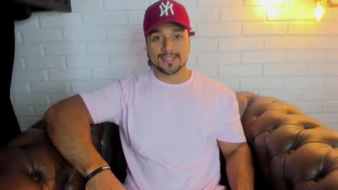 Snapshot of mike_estevess chatting on 02/27/25, 03:04   online show from 02/27/25, 03:04