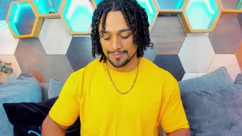 Snapshot of mike_estevess chatting on 03/02/25, 01:47   online show from 03/02/25, 01:47