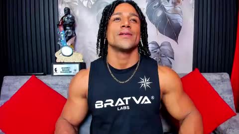 Snapshot of mike_estevess chatting on 09/13/25, 09:58   online show from 09/13/25, 09:58