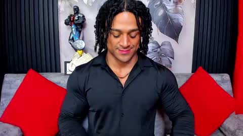 Snapshot of mike_estevess chatting on 09/20/25, 02:23   online show from 09/20/25, 02:23