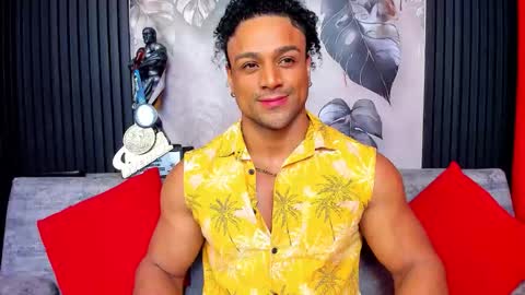 Snapshot of mike_estevess chatting on 09/27/25, 06:07   online show from 09/27/25, 06:07