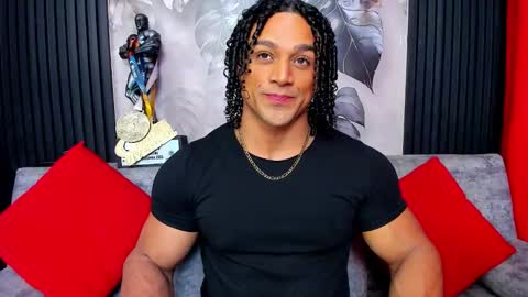 Snapshot of mike_estevess chatting on 10/08/25, 01:53   online show from 10/08/25, 01:53