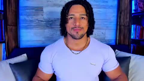 Snapshot of mike_estevess chatting on 07/15/26, 07:13 online show from 07/15/26, 07:13