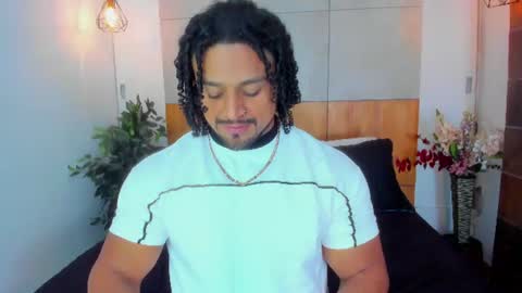 Snapshot of mike_estevess chatting on 07/20/26, 07:22 online show from 07/20/26, 07:22