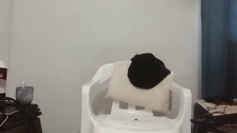 mike_leonrey22 online show from 12/15/25, 06:23