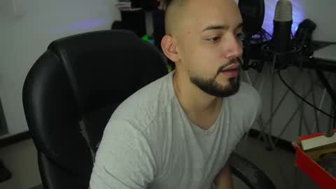 M i k e Crusoe online show from 11/01/25, 11:07