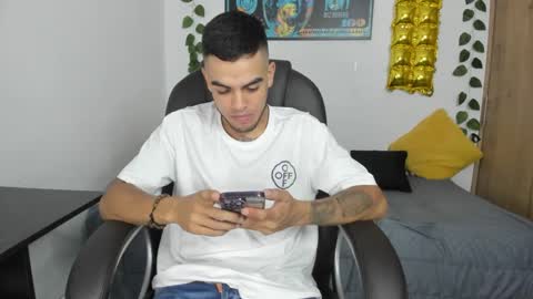 mikee_scooth online show from 12/05/24, 08:33