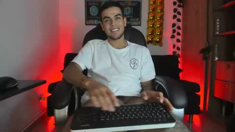 mikee_scooth online show from 01/05/25, 02:27