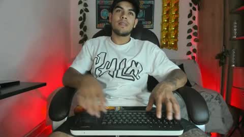 mikee_scooth online show from 01/08/25, 07:45