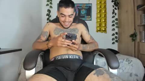 mikee_scooth online show from 01/29/25, 05:13