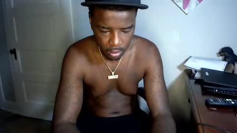 Snapshot of mikejones1415 chatting on 10/29/25, 02:52 mike jones online show from 10/29/25, 02:52