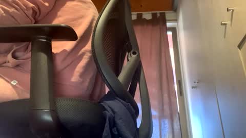 Snapshot of miker1239 chatting on 10/02/25, 03:52 miker1239 online show from 10/02/25, 03:52