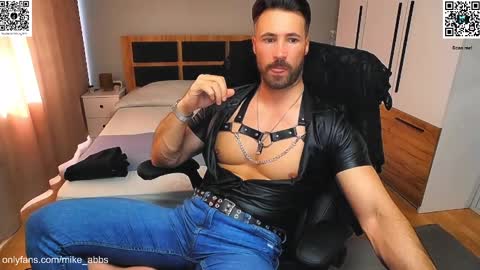 Snapshot of mikestrip chatting on 03/08/25, 12:30 Mike online show from 03/08/25, 12:30