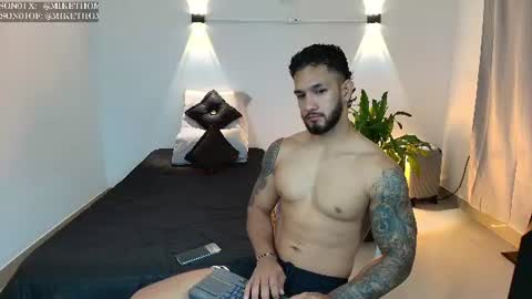 Snapshot of mikethomson01 chatting on 06/13/26, 12:41 Mike online show from 06/13/26, 12:41