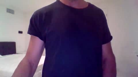 Snapshot of mikewilson09 chatting on 09/28/25, 02:28 mikewilson09 online show from 09/28/25, 02:28