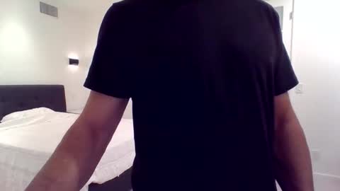 Snapshot of mikewilson09 chatting on 10/17/25, 02:26 mikewilson09 online show from 10/17/25, 02:26