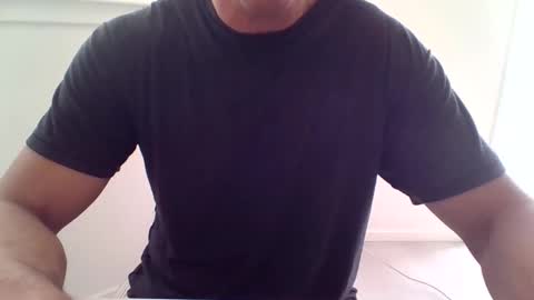 Snapshot of mikewilson09 chatting on 10/28/25, 07:05 mikewilson09 online show from 10/28/25, 07:05