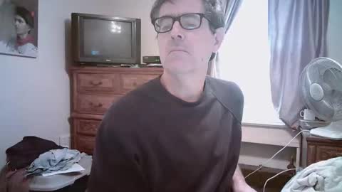 Snapshot of mikewulds chatting on 04/25/26, 02:14 Mike online show from 04/25/26, 02:14