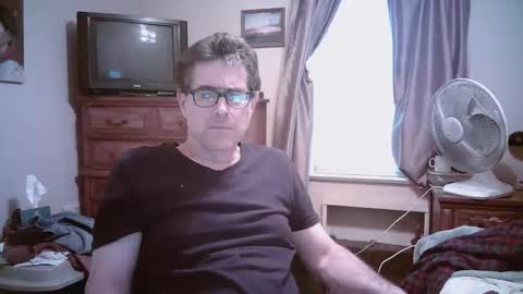 Snapshot of mikewulds chatting on 04/30/26, 11:31 Mike online show from 04/30/26, 11:31