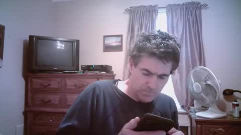 Snapshot of mikewulds chatting on 05/08/26, 10:59 Mike online show from 05/08/26, 10:59