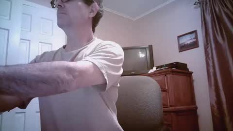 Snapshot of mikewulds chatting on 05/17/26, 02:31 Mike online show from 05/17/26, 02:31