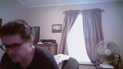 Snapshot of mikewulds chatting on 05/18/26, 11:21 Mike online show from 05/18/26, 11:21