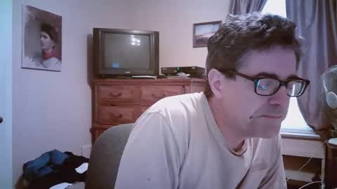 Snapshot of mikewulds chatting on 05/26/26, 11:34 Mike online show from 05/26/26, 11:34