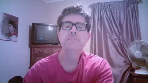 Snapshot of mikewulds chatting on 05/30/26, 02:19 Mike online show from 05/30/26, 02:19